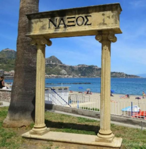 Casa Vacanza Giardini Naxos Taormina MIRANAXOS, Giardini Naxos